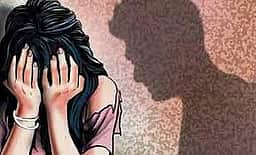 ரோஹிணியில் சிறுமிக்கு துன்புறுத்தல்: புகாரளித்த குடும்பத்தினா் மீது தாக்குதல்