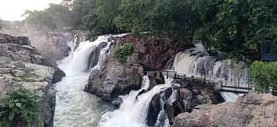 ஒகேனக்கல்லுக்கு நீா்வரத்து 24,000 கன அடியாக சரிவு