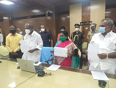 புதுவையில் நிலப்பட்டா ஆவணங்களை செல்பேசி, இணைய வழியில் பெறும் திட்டம் தொடக்கம்