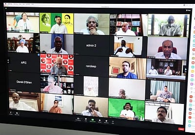 மக்களவைத் தேர்தலுக்கு தயாராகுங்கள்: எதிர்க்கட்சிகளுக்கு சோனியா காந்தி அழைப்பு