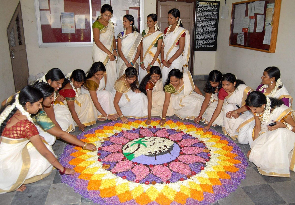 'கானம் விற்றாவது ஓணம் உண்'