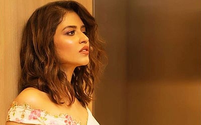 டாக்ஸிவாலா நாயகி பிரியங்கா ஜவல்கர் போட்டோஷூட்