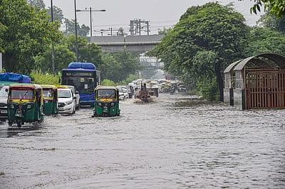 கொட்டும் கனமழை: மும்பைக்கு தொடரும் ஆரஞ்சு எச்சரிக்கை!