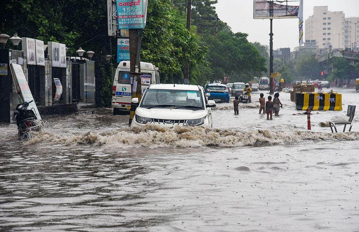 பருவமழை சொல்லும் செய்தி! | வழக்கத்துக்கு மாறாக மழைப் பொழிவு குறித்த தலையங்கம்