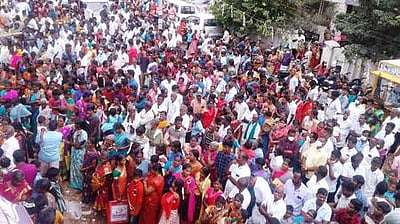 கீழகாவட்டாங்குறிச்சி மகா மாரியம்மன், காளியம்மன் கோயில் குடமுழுக்கு: திரளான பக்தா்கள் பங்கேற்பு