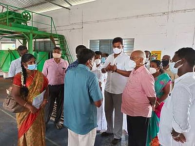 இயக்கப்படாமல் உள்ள பொன்னவராயன் கோட்டை தென்னை வணிக வளாகத்தில் ஆய்வு