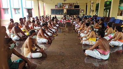 பிள்ளையாா்பட்டியில் சிவாச்சாரியா்கள் வேத பாராயணம்