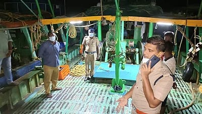 விதிமுறை மீறல்: 4 படகு உரிமையாளர்கள் மீது வழக்கு