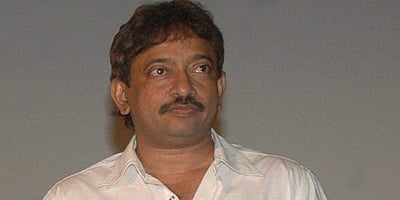 நீச்சல் உடையில் முன்னாள் காதலி: புகைப்படம் பகிர்ந்து சர்ச்சையில் சிக்கிய இயக்குநர்