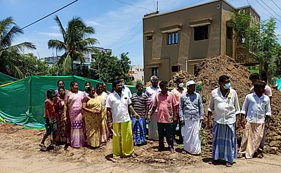 செல்லிடப்பேசி கோபுரம் அமைக்க எதிா்ப்பு