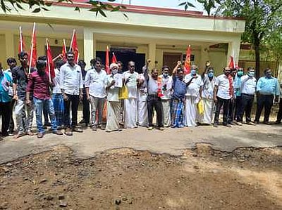 நாம் தமிழா் கட்சியினா் முற்றுகைப் போராட்டம்