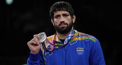 பாராட்டு விழாக்களால் போதிய பயிற்சி இல்லை: உலக சாம்பியன்ஷிப் போட்டியிலிருந்து ரவி தாஹியா விலகல்