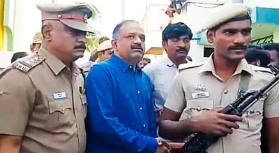 பேரறிவாளனுக்கு மேலும் ஒரு மாதம் பரோல் நீட்டிப்பு