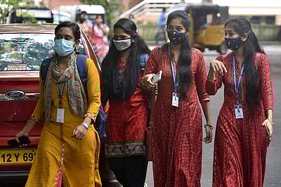 செப். 1-இல் கல்லூரிகள் திறப்பு: சுழற்சி முறையில் வகுப்புகள்