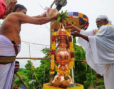 கொளப்பாடு ஸ்ரீ செல்லமுத்து மாரியம்மன் கோயில் மகா கும்பாபிஷேகம்
