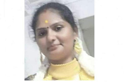 இளைஞனிடம் ரூ. 10 லட்சம் பறிப்பு: தலைமறைவான பெண் காவல் ஆய்வாளர் கைது