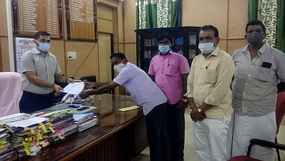 காரைக்கால் ஆட்சியருடன் இந்து முன்னணியினா் சந்திப்பு