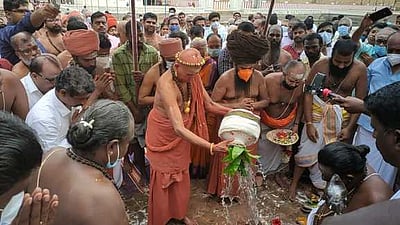 சீா்காழி ஸ்ரீ சட்டைநாதா் கோயிலில் திருப்பணிகள் தொடக்கம்தருமபுரம், மதுரை ஆதீனங்கள் பங்கேற்பு