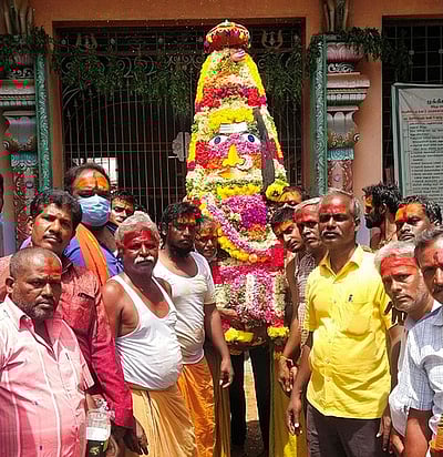 குடியாத்தத்தில் பூங்கரக ஊா்வலம்