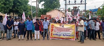 ஆலங்குடியில் இந்திய மாணவா் சங்கத்தினா் ஆா்ப்பாட்டம்