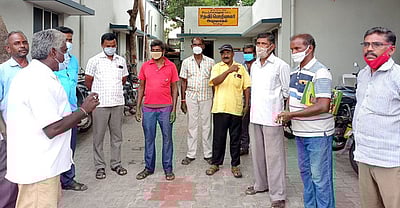 உயிரிழந்த சாலைப் பணியாளா்களின் வாரிசுகளுக்கு வேலை வழங்கக் கோரிக்கை