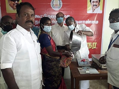 கூத்தாநல்லூர் : 2 கிராமங்களில் நியாயவிலைக் கடைகள் திறந்து வைத்தார் எம்.எல்.ஏ.