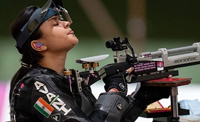 பாராலிம்பிக்: துப்பாக்கிச்சுடுதலில் இந்தியாவின் அவனிக்கு தங்கம்