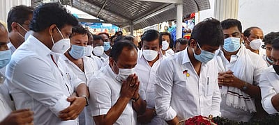 சாலை விபத்தில் திமுக எல்எல்ஏ மகன் பலி: அரசியல் தலைவர்கள் அஞ்சலி