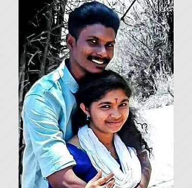 திருமணத்திற்கு பெற்றோர் மறுப்பு: குமுளியில் காதல் ஜோடி விஷம் குடித்துத் தற்கொலை