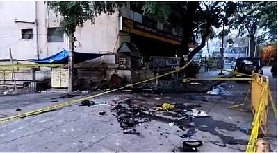 'குண்டு வெடித்தது போல சப்தம் கேட்டது': பெங்களூரு விபத்தை நேரில் பார்த்தவர்கள் தகவல்