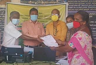 சிறு, குறு விவசாயிகளுக்கு சான்றிதழ் விநியோகம்