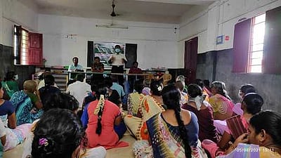 விவசாயிகளுக்கு பூச்சி மேலாண்மை பயிற்சி