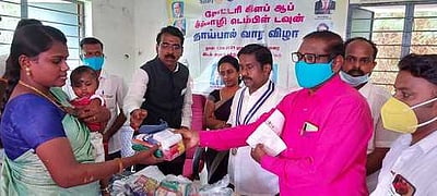 சீா்காழியில் தாய்ப்பால் வார விழா