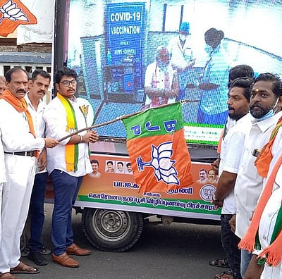 புதுச்சேரியில் பாஜக சாா்பில் கரோனா விழிப்புணா்வு பிரசாரம்