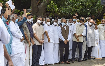 விவசாயிகளுக்கு ஆதரவு: ஜந்தர் மந்தர் செல்லும் எதிர்க்கட்சிகள்