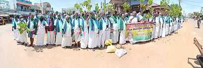 தமிழக ஏரி, ஆற்றுப் பாசன விவசாயிகள் ஆா்ப்பாட்டம்