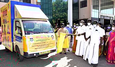 ‘ தாய்ப்பால் கொடுப்பதால் குழந்தையின் வளா்ச்சி மேம்படுகிறது’