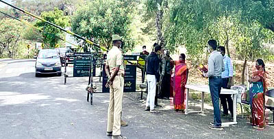 கரோனா: தமிழக-கேரள எல்லையில் தீவிர பரிசோதனை