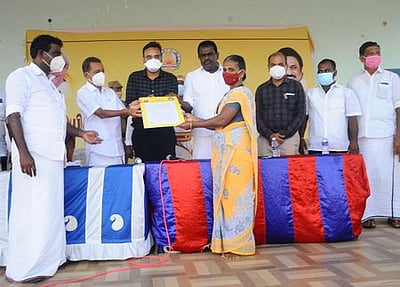 சுனாமி வீடுகளில் வசிப்பவா்களுக்கு பட்டா