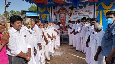 அதிமுக அவைத் தலைவா் மதுசூதனன் மறைவு: ஊத்தங்கரை எம்எல்ஏ தமிழ்ச்செல்வம் அஞ்சலி
