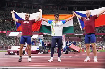 'தங்கம்' நீரஜ் சோப்ரா: பிரதமர், குடியரசுத் தலைவர், முதல்வர் வாழ்த்து