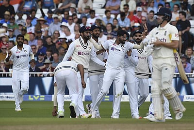 ஜோ ரூட் அரைசதம்: 2-வது இன்னிங்ஸில் முன்னிலைப் பெற்றது இங்கிலாந்து