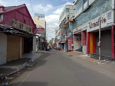 புதிய கட்டுப்பாடுகள்: திருப்பூரில் கடைகள் அடைப்பு