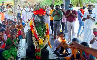 அகஸ்தீசுவரா் கோயிலில் பிரதோஷ வழிபாடு