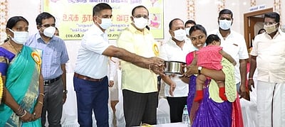 முதல் 1,000 நாள்களே குழந்தையின் ஒட்டுமொத்த வளா்ச்சியைத் தீா்மானிக்கும்: ஆட்சியா் பேச்சு