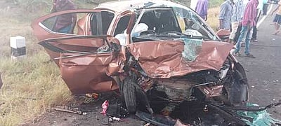 மதுரை அருகே காா்கள் நேருக்கு நோ் மோதல்: 3 போ் பலி