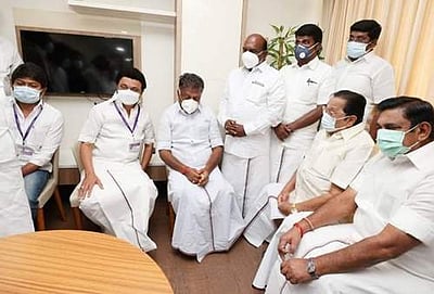 ஓ.பன்னீர்செல்வம் மனைவி மறைவு: முதல்வர் ஸ்டாலின் நேரில் அஞ்சலி