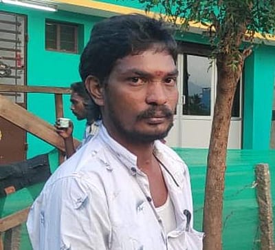 பார்வர்டு பிளாக் கட்சி கொடி ஏற்றுவதில் பிரச்னை: இளைஞர் தீக்குளித்து தற்கொலை முயற்சி