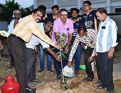 கல்லூரியில் 12 மணி நேரஉலக சாதனை தொடா் நிகழ்வுகள்