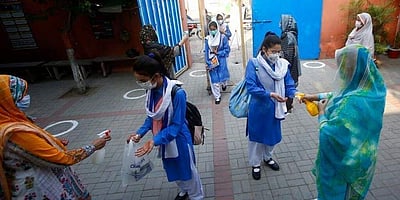 பாகிஸ்தானில் கல்வி நிறுவனங்களுக்கானத் தடை செப். 15 வரை நீட்டிப்பு